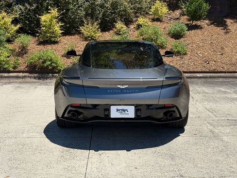 Used 2024 Aston Martin DB12 Coupe RWD image 17