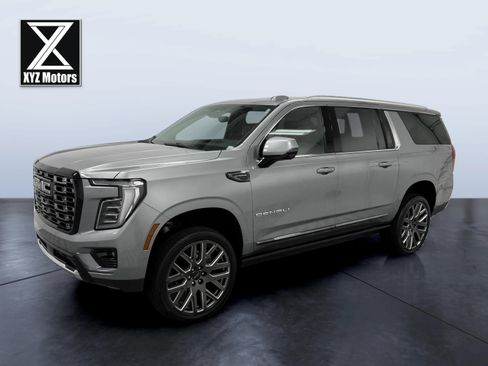 Used 2025 GMC Yukon XL Denali Ultimate AWD/4WD image 2