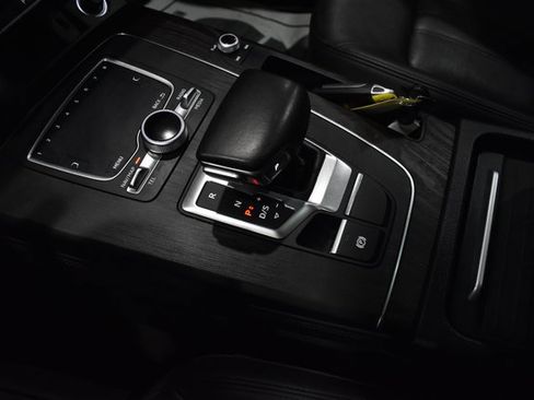 Used 2020 Audi Q5 e Premium Plus w/ Premium Plus Package image 20