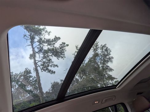 Used 2022 BMW X7 xDrive40i w/ Premium Package image 27