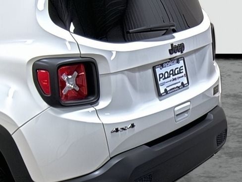Used 2022 Jeep Renegade Altitude w/ Convenience Group AWD/4WD image 10