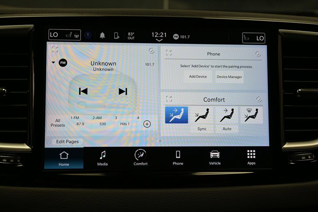 Used 2024 Chrysler Pacifica Touring-L FWD image 27
