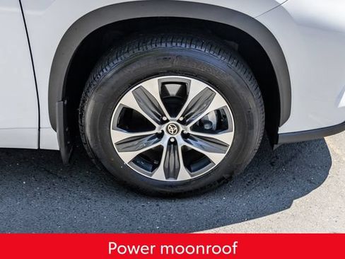 Used 2026 Toyota Highlander XLE AWD/4WD image 9