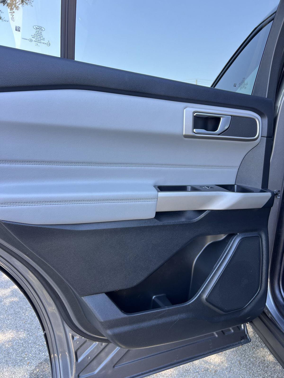 Used 2023 Ford Explorer XLT w/ Equipment Group 202A AWD/4WD image 38
