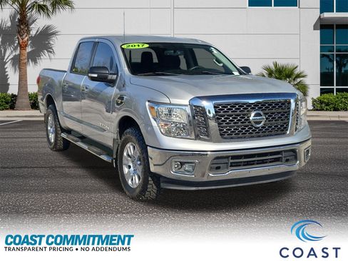 Used 2017 Nissan Titan SV image 3