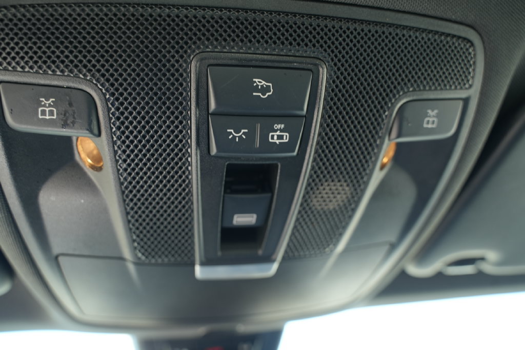 Used 2018 Mercedes-Benz CLA 250 4MATIC image 35