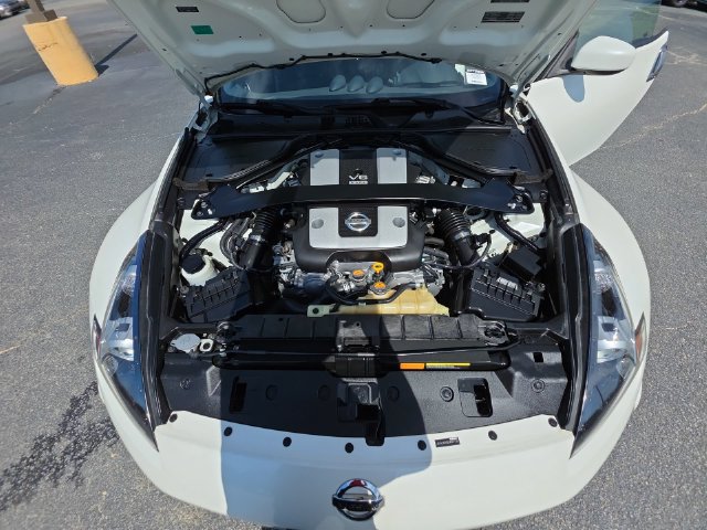 Used 2020 Nissan 370Z Coupe RWD image 28