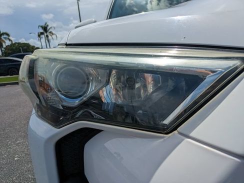 Used 2020 Toyota 4Runner TRD Off-Road AWD/4WD image 10