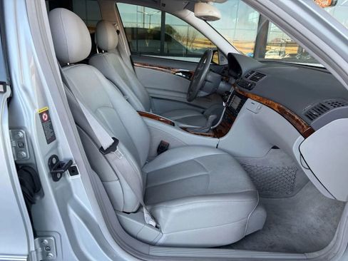 Used 2005 Mercedes-Benz E 320 Sedan image 23