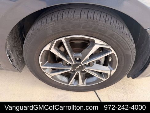 Used 2023 Kia Forte LXS image 10