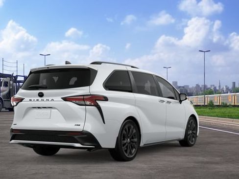 New 2026 Toyota Sienna XSE FWD image 11