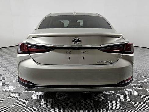 Used 2025 Lexus ES 300h w/ Premium Package image 5