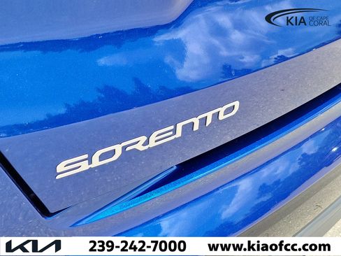 Used 2023 Kia Sorento S w/ Panoramic Sunroof Package FWD image 11