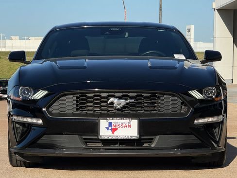 Used 2021 Ford Mustang Coupe image 3