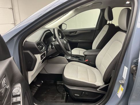 Certified 2023 Ford Escape Active w/ Tech Pack #1 AWD/4WD image 3