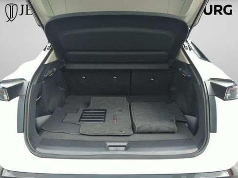 Certified 2024 Nissan Ariya FWD image 10