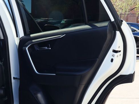 Used 2019 Toyota RAV4 XLE image 26