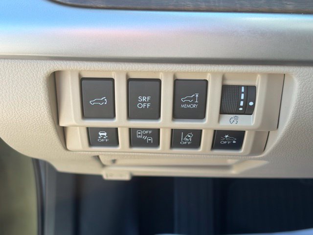 Used 2016 Subaru Outback 3.6R Limited AWD/4WD image 28