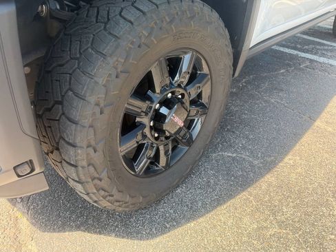 Used 2025 GMC Sierra 2500 AT4 w/ AT4 Premium Plus Package AWD/4WD image 8