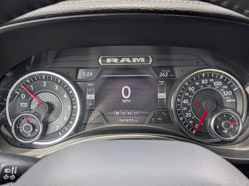 Used 2024 RAM 1500 Laramie RWD image 30