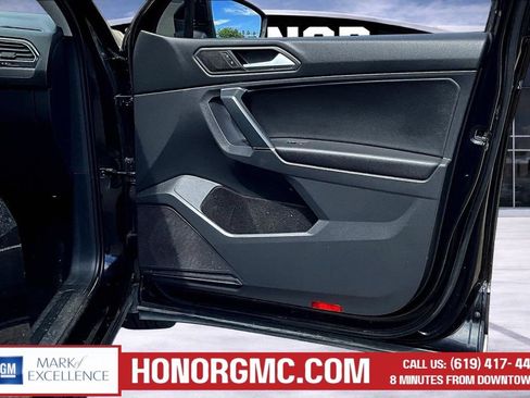 Used 2020 Volkswagen Tiguan SEL AWD/4WD image 27
