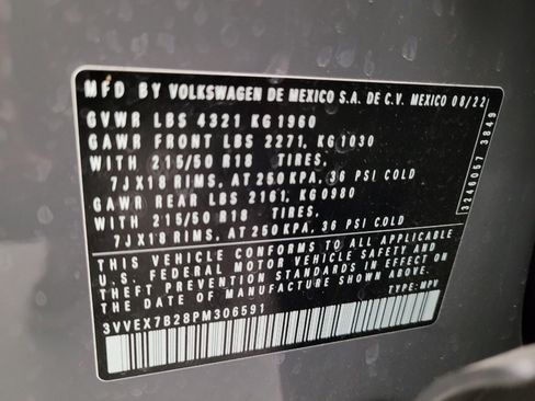 Used 2023 Volkswagen Taos SE w/ Panoramic Sunroof Package FWD image 33