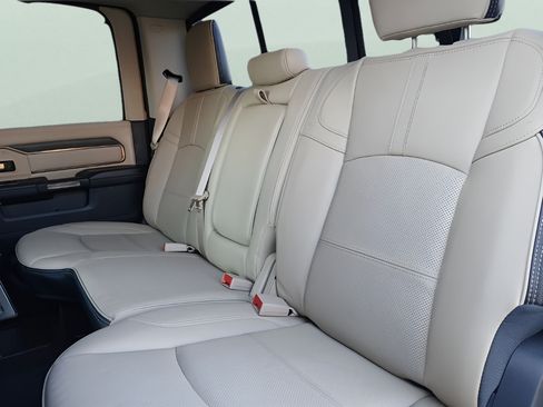 Used 2023 RAM 2500 Limited AWD/4WD image 29
