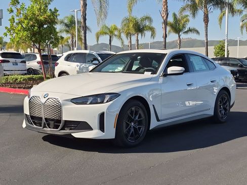 New 2026 BMW i4 eDrive40 w/ Parking Assistance Package RWD image 5