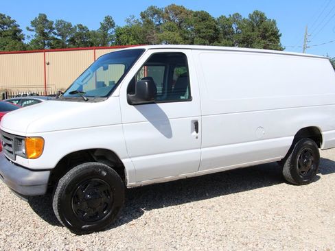 Used 2006 Ford E-250 and Econoline 250 image 3