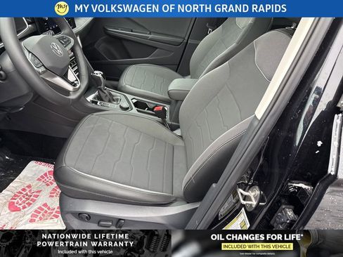 New 2026 Volkswagen Taos SE image 20