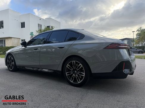 Used 2025 BMW 530i xDrive image 6