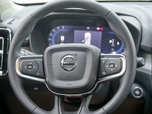 New 2025 Volvo XC40 B5 Plus w/ Climate Package image 20