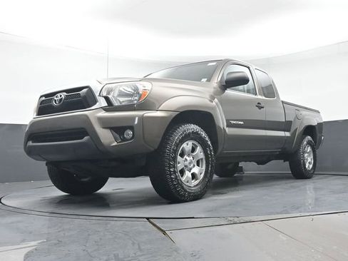 Used 2013 Toyota Tacoma 4x4 Access Cab V6 w/ TRD Off-Road Pkg image 19