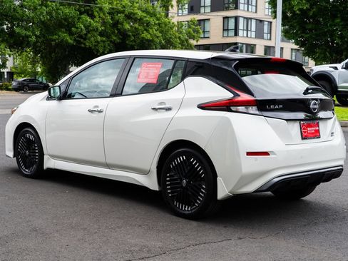 Certified 2025 Nissan Leaf SV Plus FWD image 4