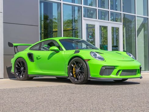 Used 2019 Porsche 911 GT3 RS RWD image 3