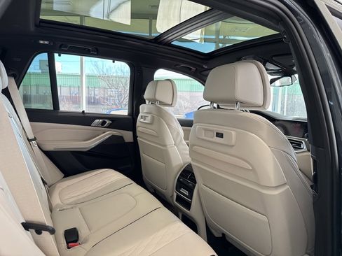 Used 2022 BMW X5 xDrive40i w/ M Sport Package image 45