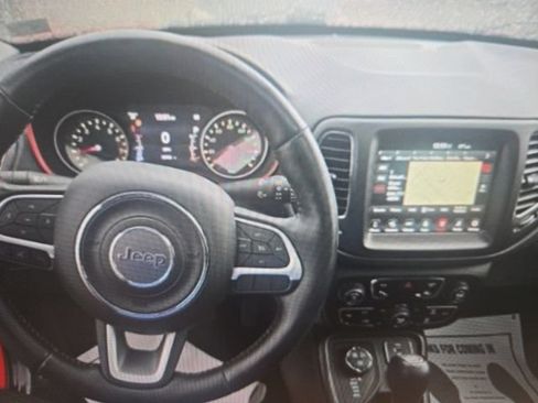 Used 2017 Jeep Compass Trailhawk w/ Leather Interior Group AWD/4WD image 11