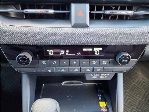 Used 2026 Subaru Outback Limited AWD/4WD image 21