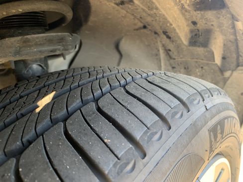 Used 2025 Volvo XC40 B5 Plus image 12