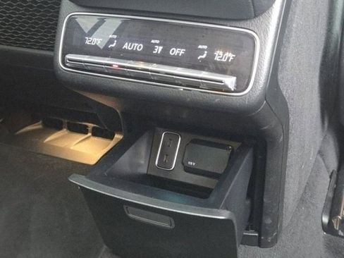 Used 2023 Mercedes-Benz GLS 450 4MATIC image 43