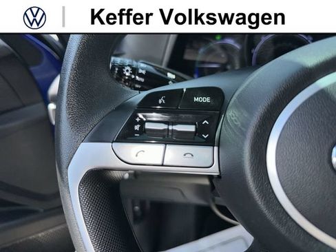 Used 2023 Hyundai Elantra Blue FWD image 17