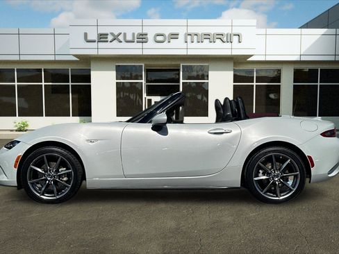 Used 2018 MAZDA MX-5 Miata Grand Touring image 2