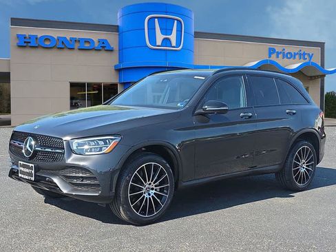 Used 2022 Mercedes-Benz GLC 300 4MATIC image 1