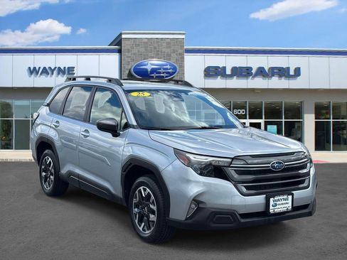 Certified 2025 Subaru Forester Premium AWD/4WD image 1