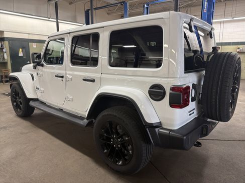 Certified 2025 Jeep Wrangler Sahara image 5