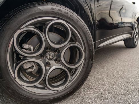 New 2025 Alfa Romeo Tonale w/ Premium Package image 3