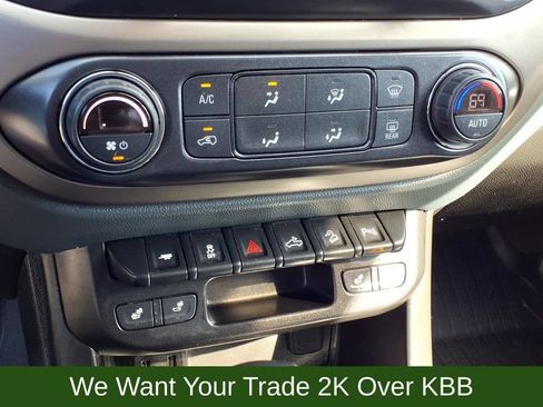 Used 2022 Chevrolet Colorado Z71 AWD/4WD image 27