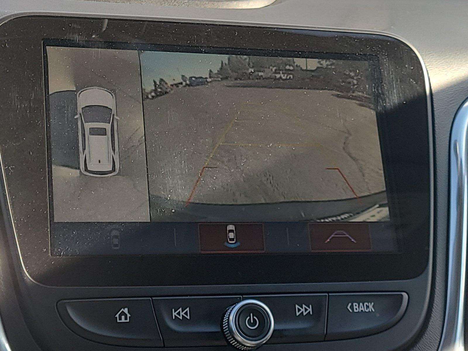 Used 2018 Chevrolet Equinox Premier FWD image 29