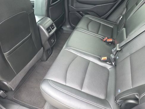 Used 2023 GMC Terrain SLT AWD/4WD image 10