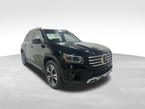 Used 2026 Mercedes-Benz GLB 250 4MATIC image 3